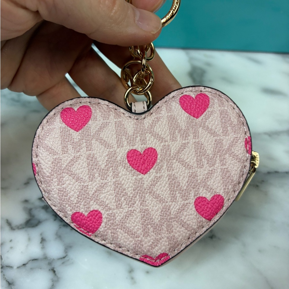 Michael Kors MK Jet Set Travel Powder Blush Pink Heart Coin Pouch Charm - NWT - Picture 5 of 7